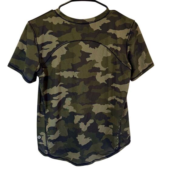 Lululemon High-Neck Running and Training T-Shirt Heritage 365 Camo Olive Multi - Picture 5 of 6